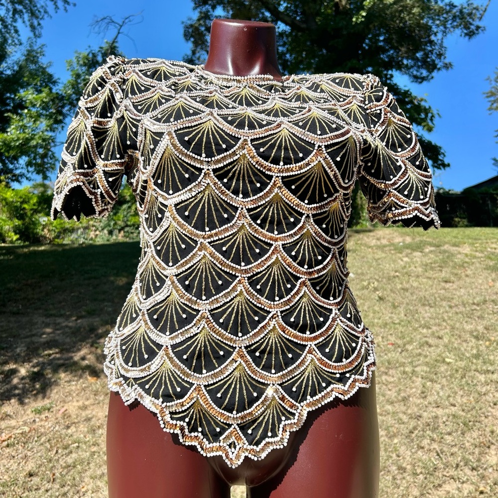Laurence Kazar Black Gold Pearl Sequin Bead Scallop Short Sleeve Top
